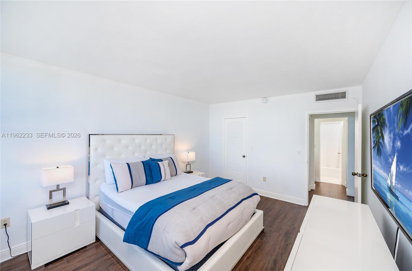 2899 Collins Ave #1505 Miami Beach, FL 33140