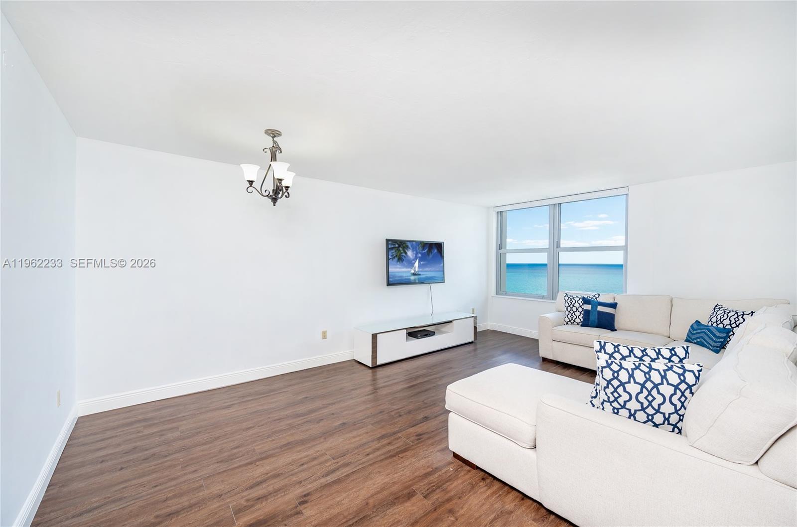 2899 Collins Ave #1505 Miami Beach, FL 33140