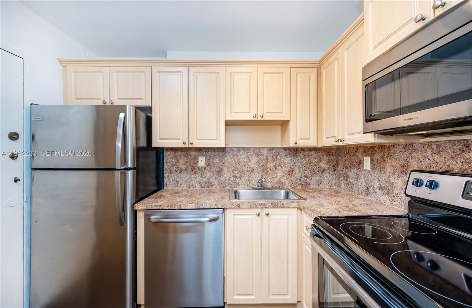 2899 Collins Ave #1505 Miami Beach, FL 33140