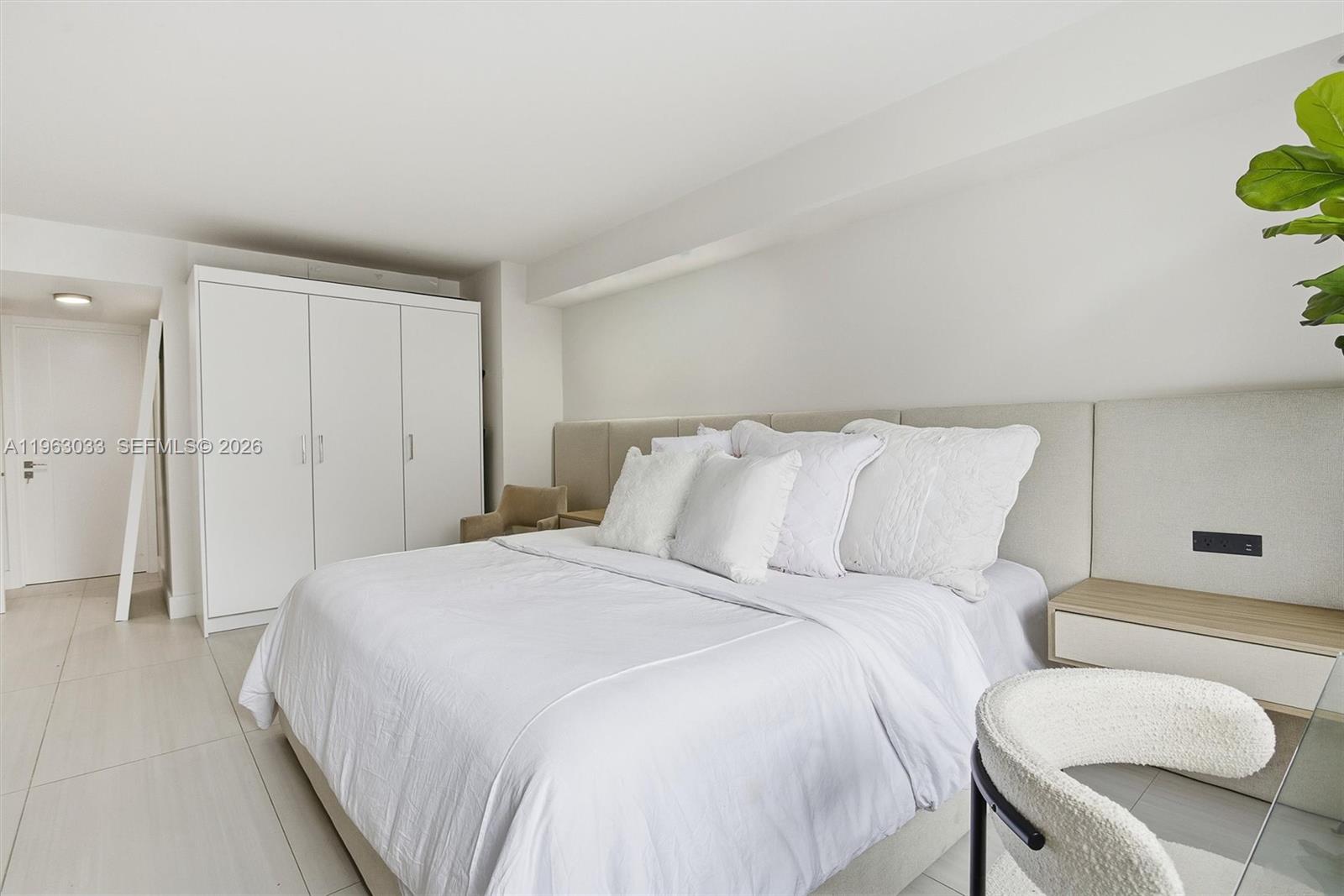 540 Brickell Key Dr #823 Miami, FL 33131