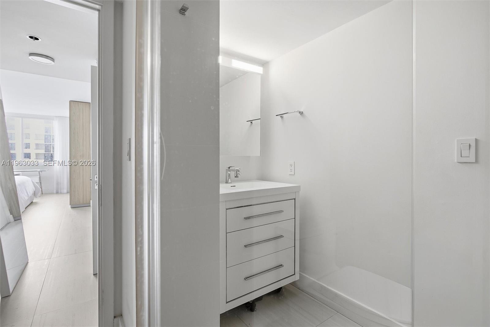 540 Brickell Key Dr #823 Miami, FL 33131