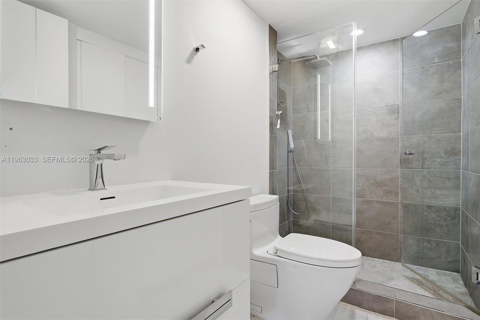 540 Brickell Key Dr #823 Miami, FL 33131