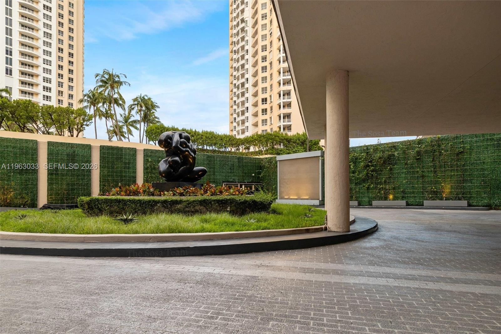 540 Brickell Key Dr #823 Miami, FL 33131