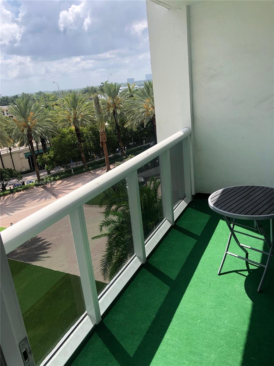 image Harbour House8