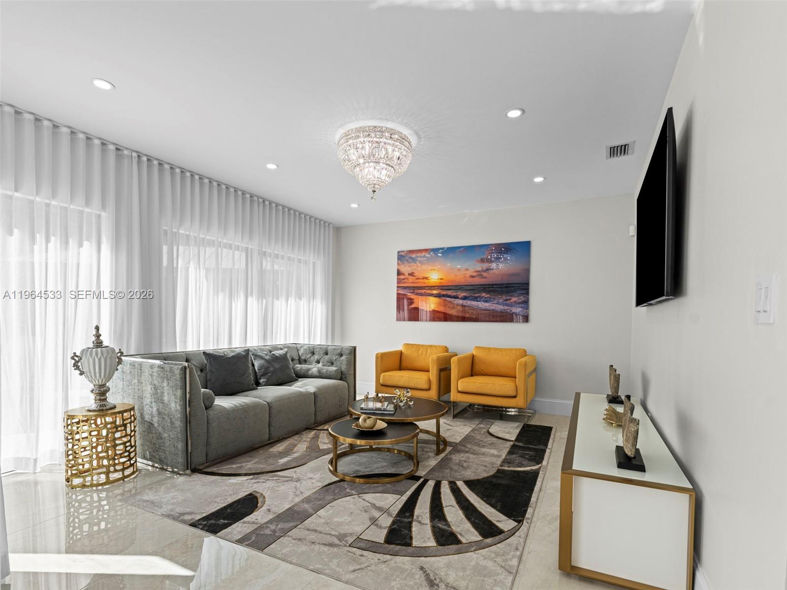 6180 Pine Tree Dr Miami Beach, FL 33140