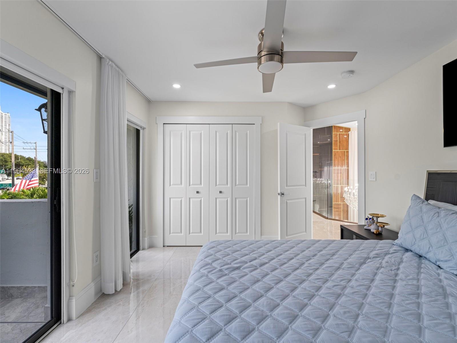 6180 Pine Tree Dr Miami Beach, FL 33140