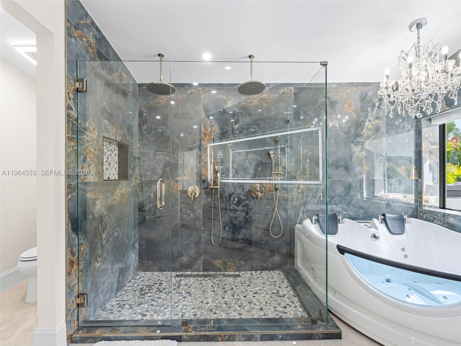 6180 Pine Tree Dr Miami Beach, FL 33140