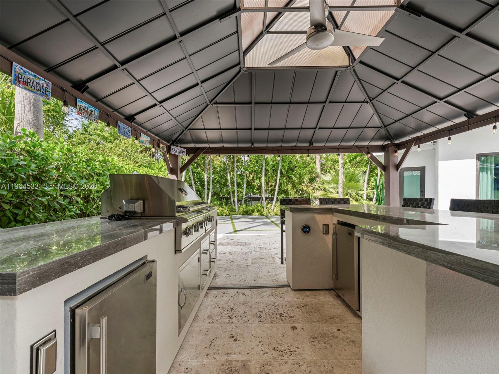 6180 Pine Tree Dr Miami Beach, FL 33140