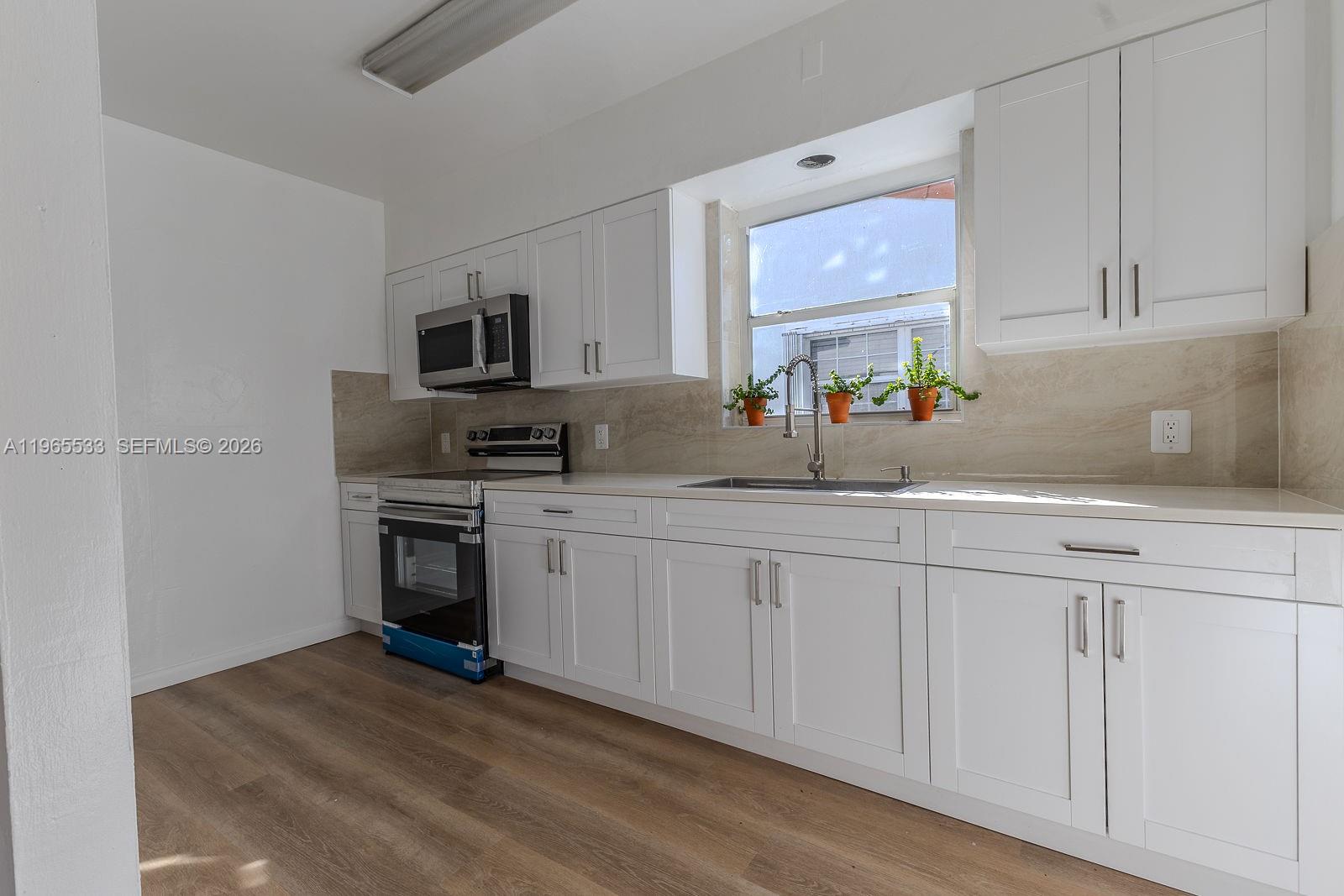 1441 SW 17th St Miami, FL 33145