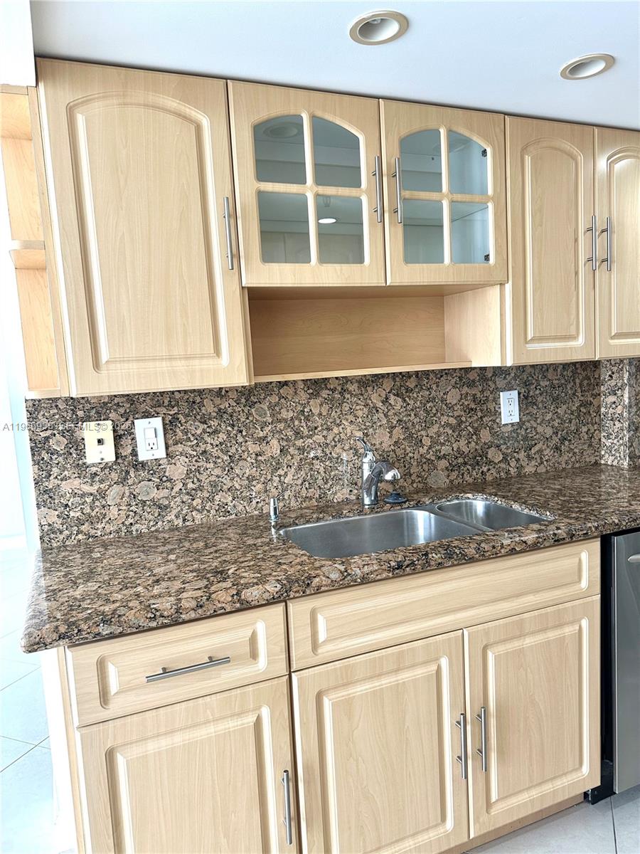 210 174th St #2411 Sunny Isles Beach, FL 33160