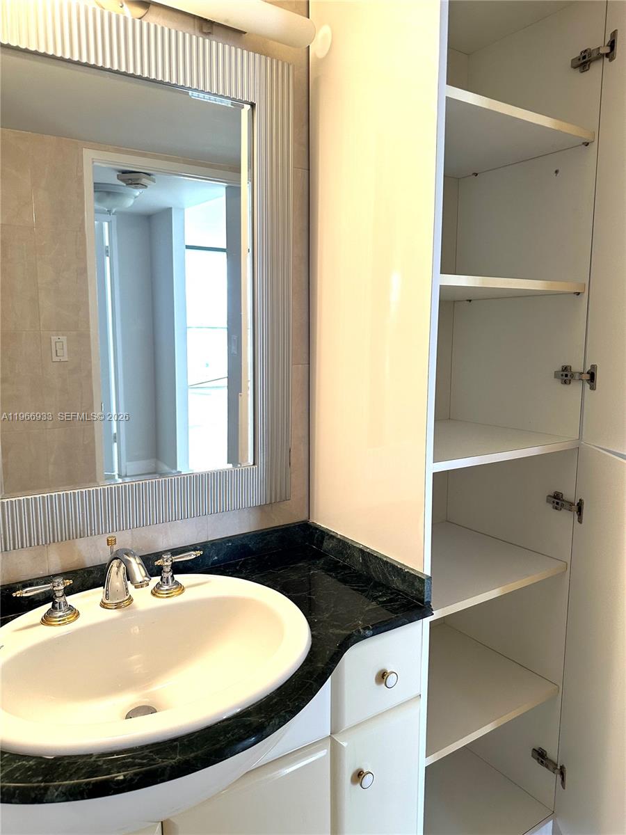 210 174th St #2411 Sunny Isles Beach, FL 33160