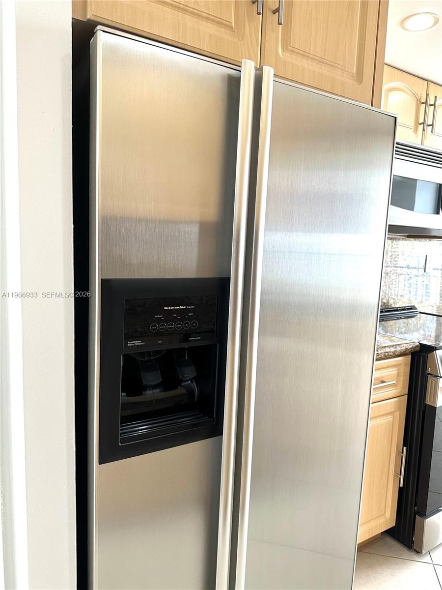 210 174th St #2411 Sunny Isles Beach, FL 33160