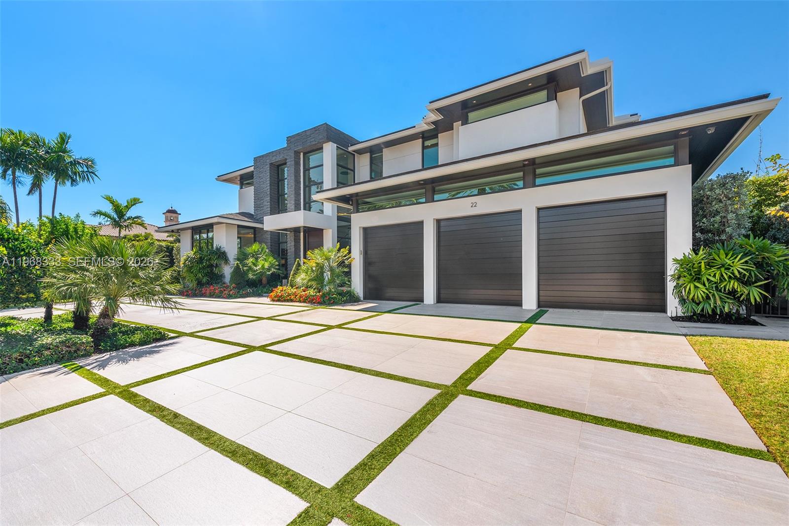 22 Isla Bahia Dr Fort Lauderdale, FL 33316