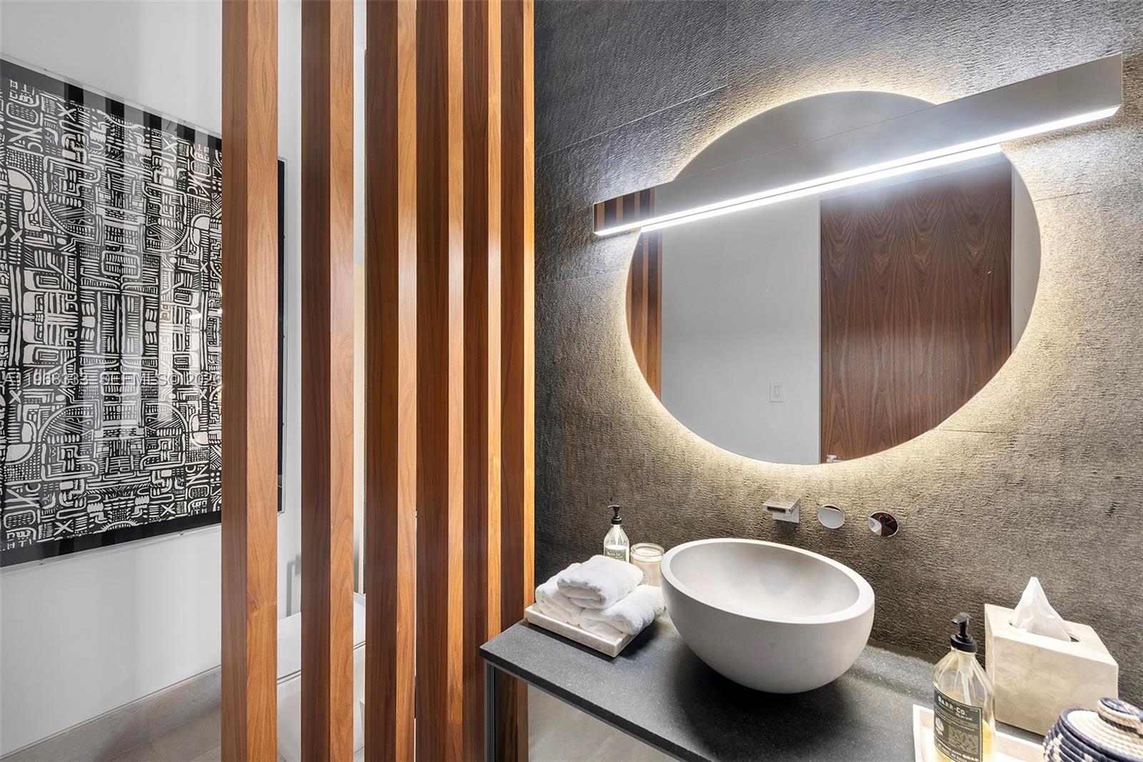 22 Isla Bahia Dr Fort Lauderdale, FL 33316