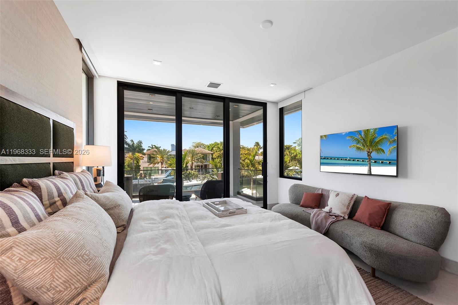 22 Isla Bahia Dr Fort Lauderdale, FL 33316