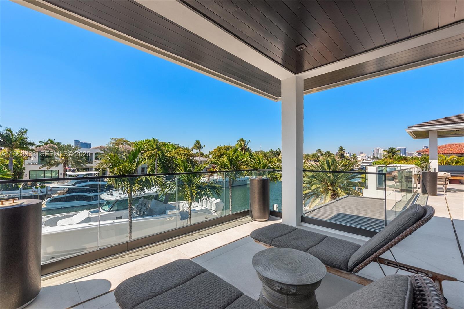 22 Isla Bahia Dr Fort Lauderdale, FL 33316