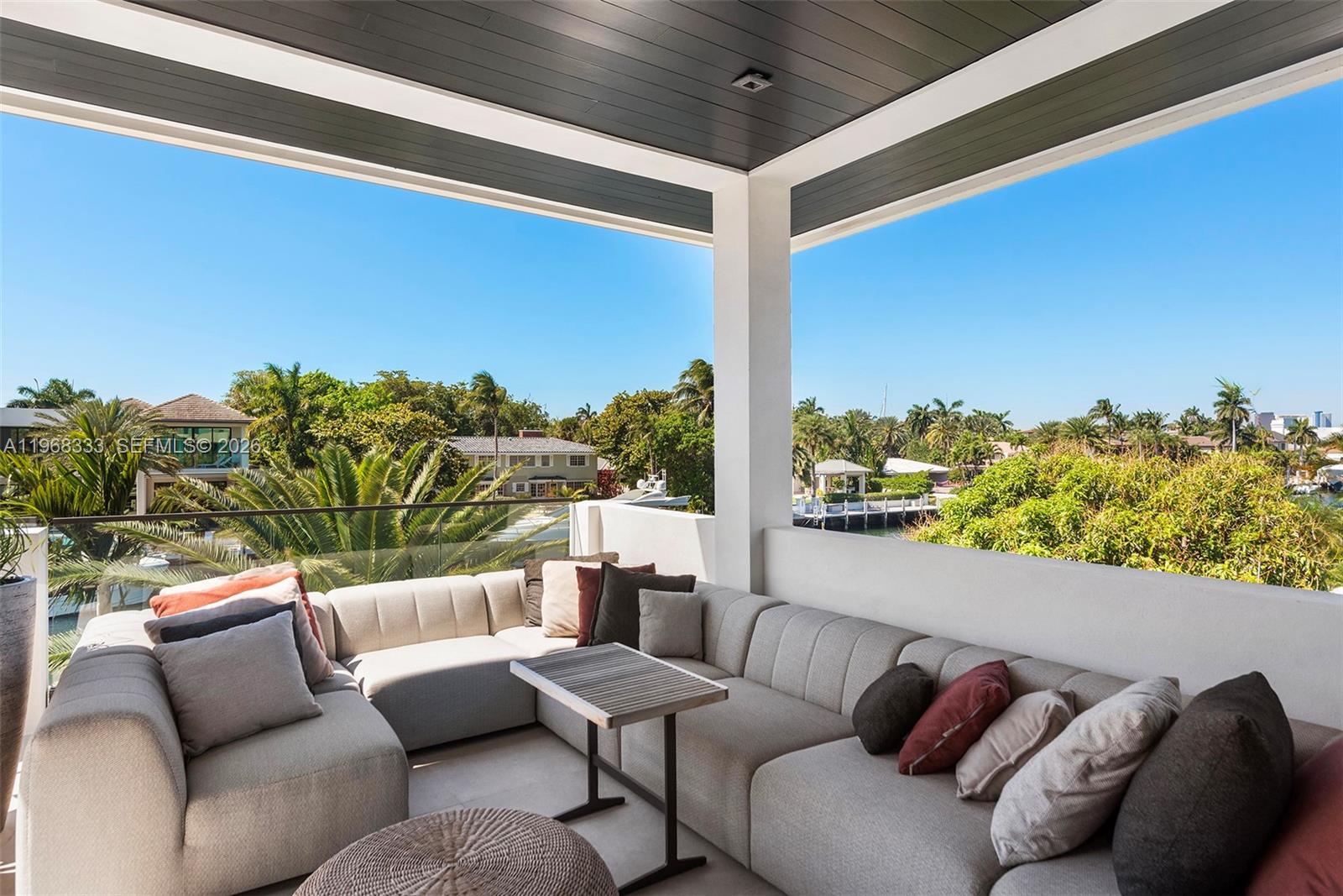 22 Isla Bahia Dr Fort Lauderdale, FL 33316