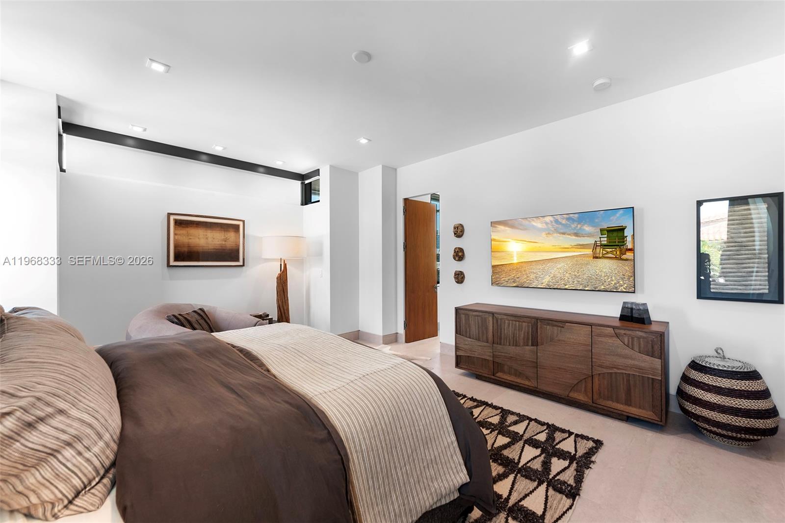 22 Isla Bahia Dr Fort Lauderdale, FL 33316