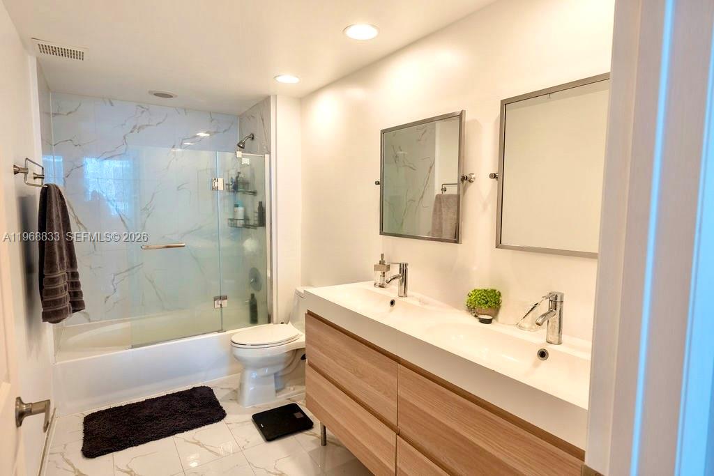 image Cite on the Bay East13