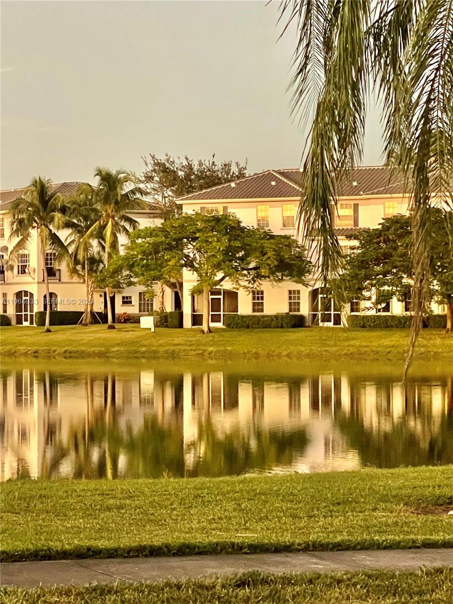 745 SW 148th Ave #815