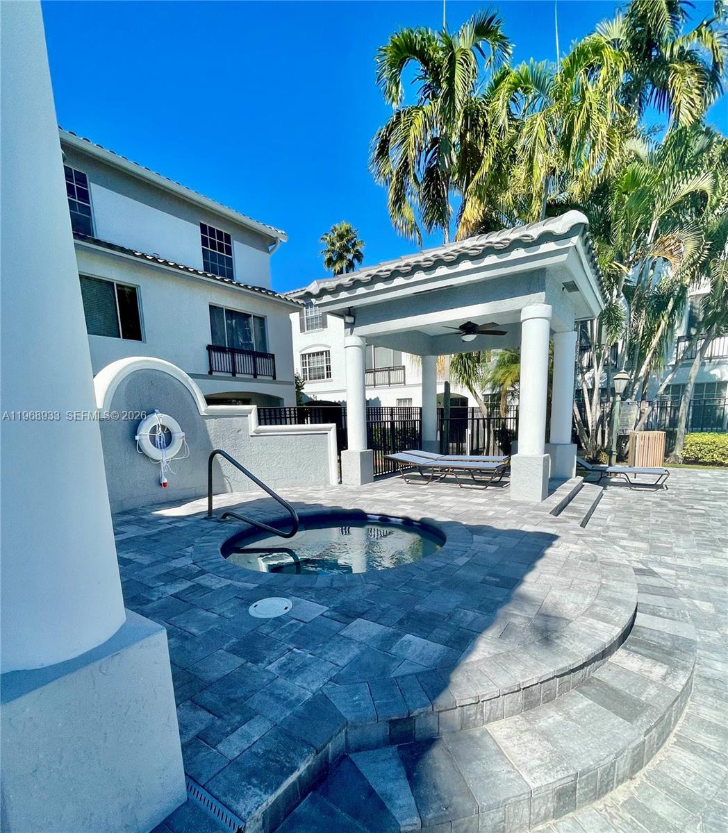 745 SW 148th Ave #815 Sunrise, FL 33325