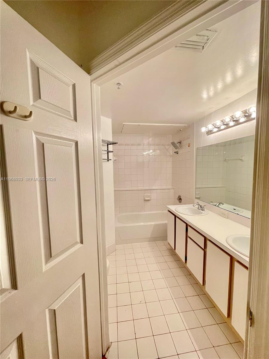 745 SW 148th Ave #815 Sunrise, FL 33325