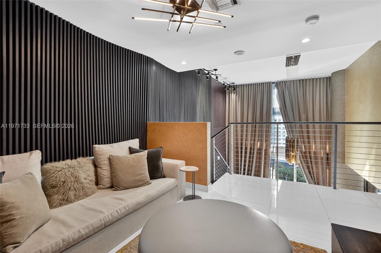 200 Biscayne Blvd Way #1108 Miami, FL 33131