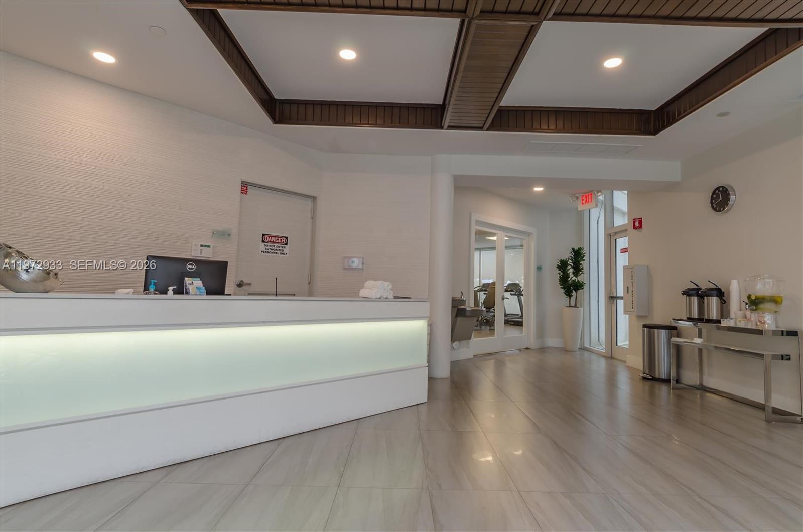 20281 E Country Clb Dr #2403 Aventura, FL 33180