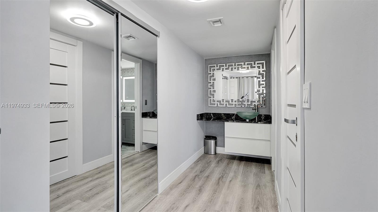 2500 Parkview Dr #1914 Hallandale Beach, FL 33009