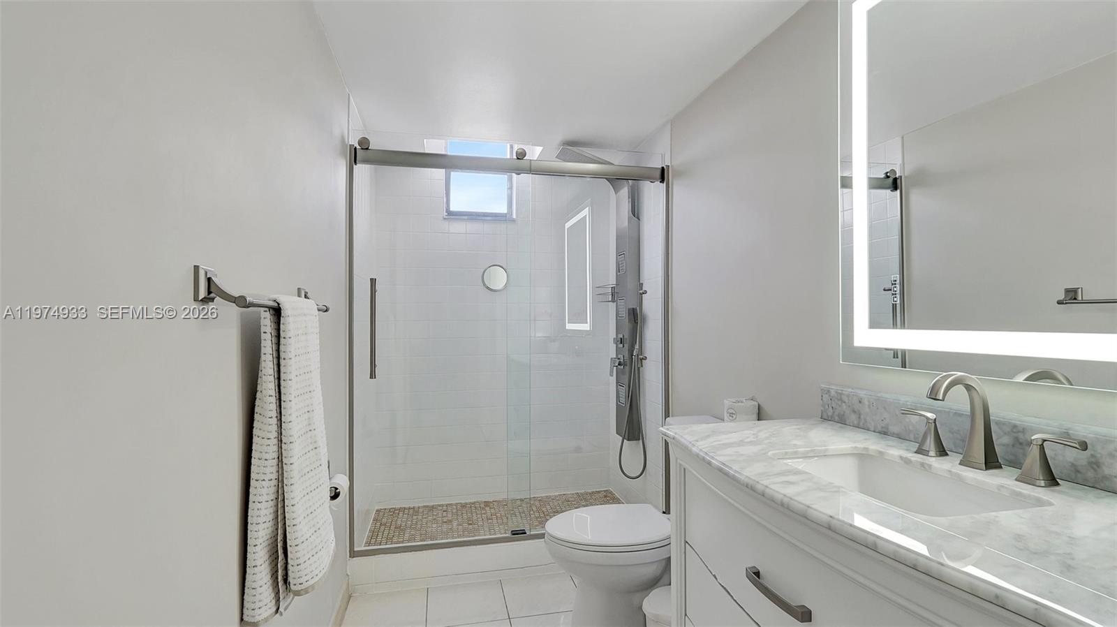 2500 Parkview Dr #1914 Hallandale Beach, FL 33009