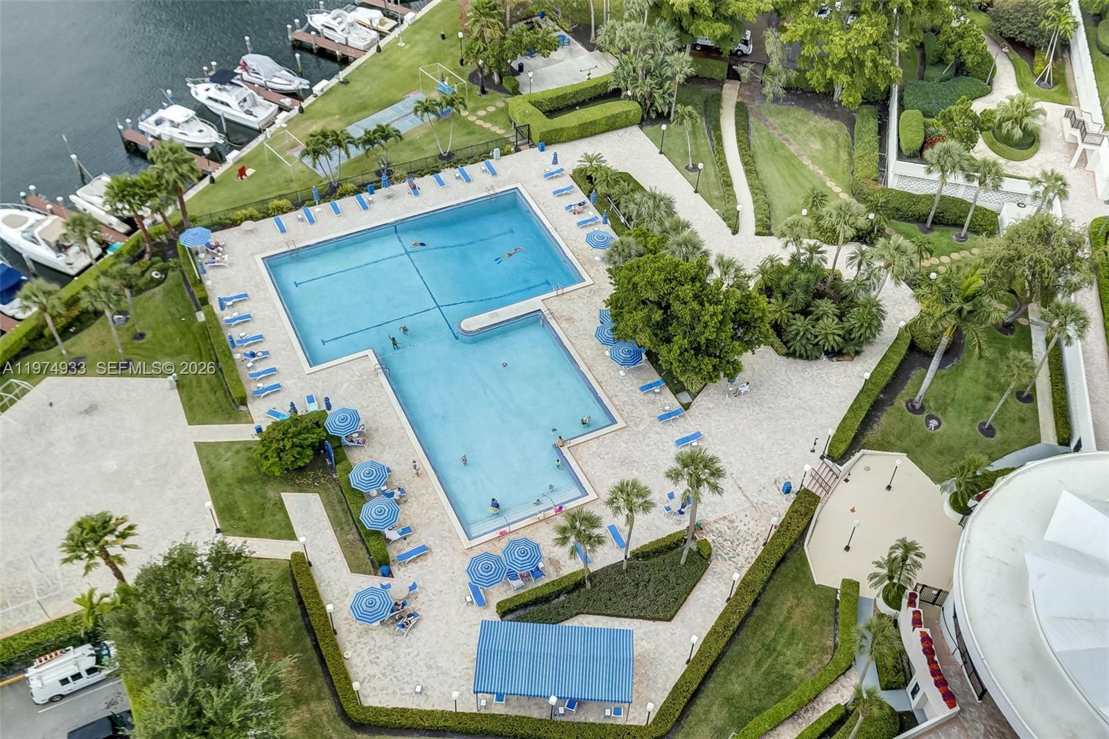 2500 Parkview Dr #1914 Hallandale Beach, FL 33009