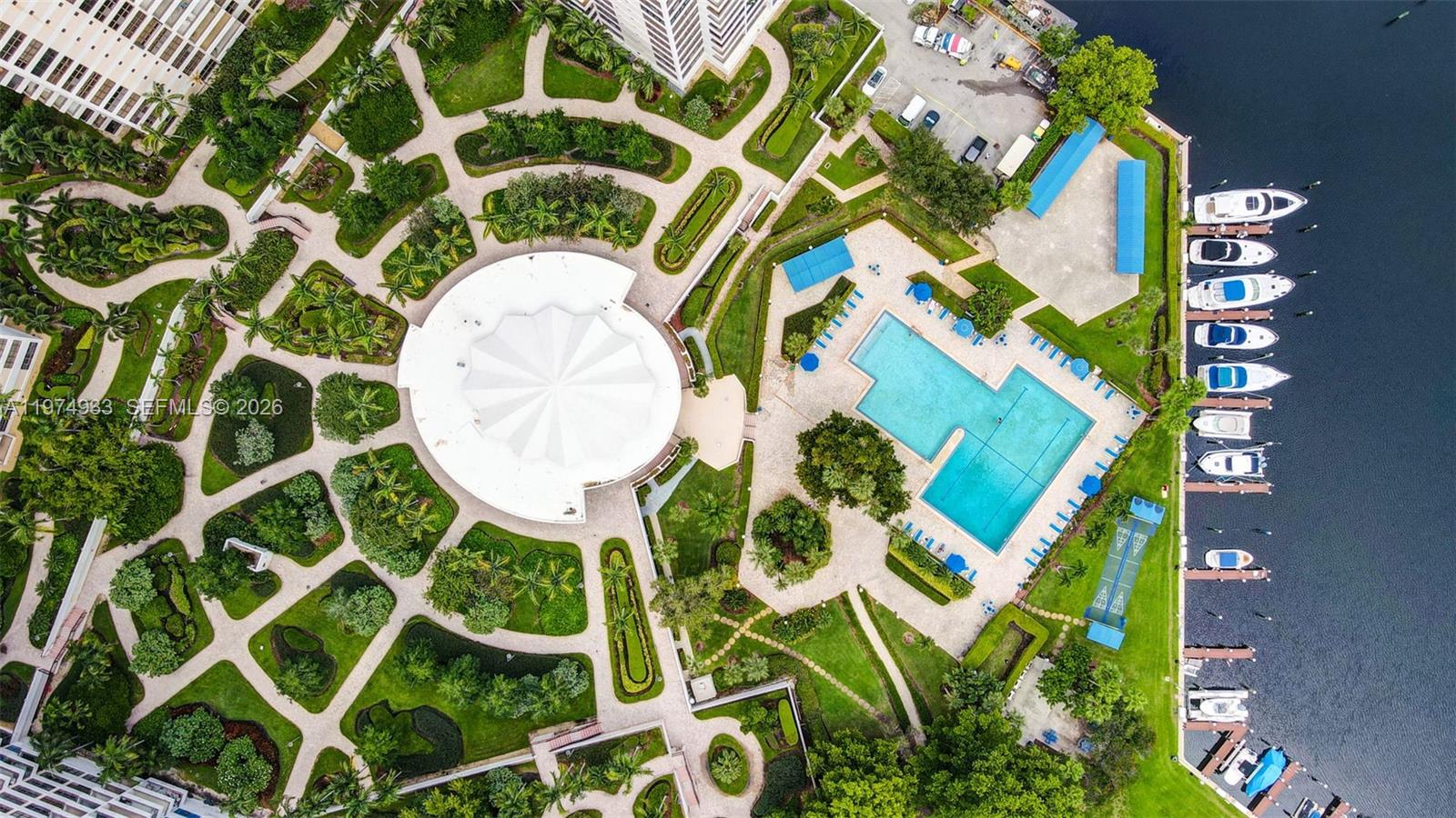 2500 Parkview Dr #1914 Hallandale Beach, FL 33009