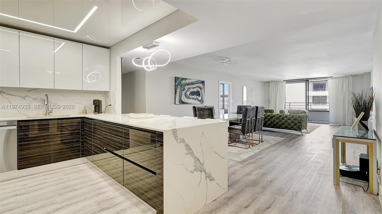 2500 Parkview Dr #1914 Hallandale Beach, FL 33009