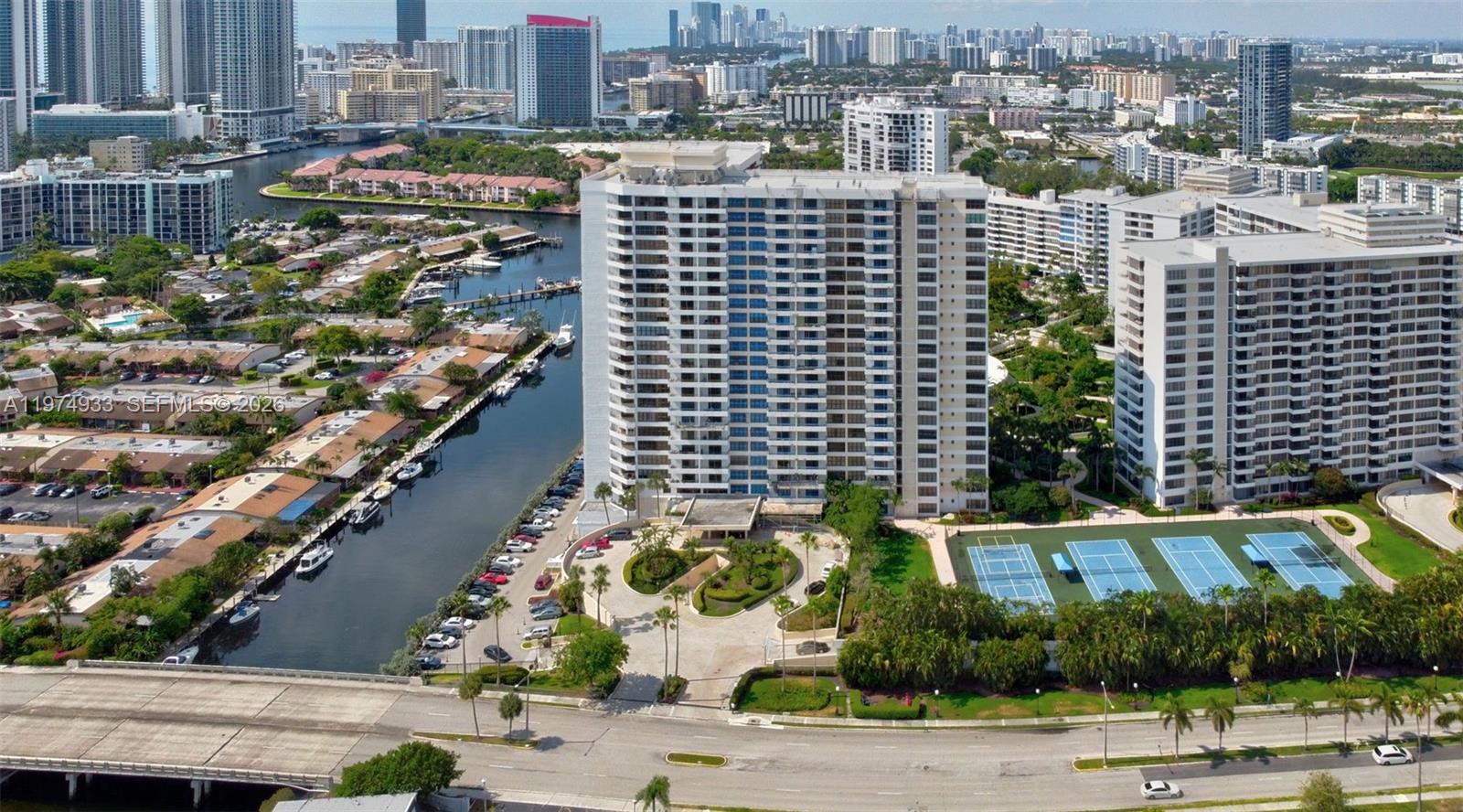 2500 Parkview Dr #1914 Hallandale Beach, FL 33009