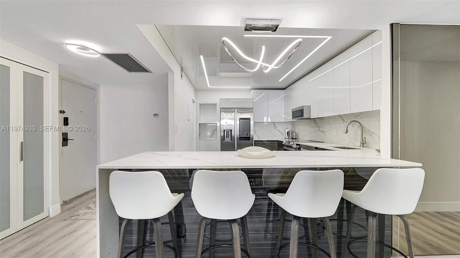 2500 Parkview Dr #1914 Hallandale Beach, FL 33009