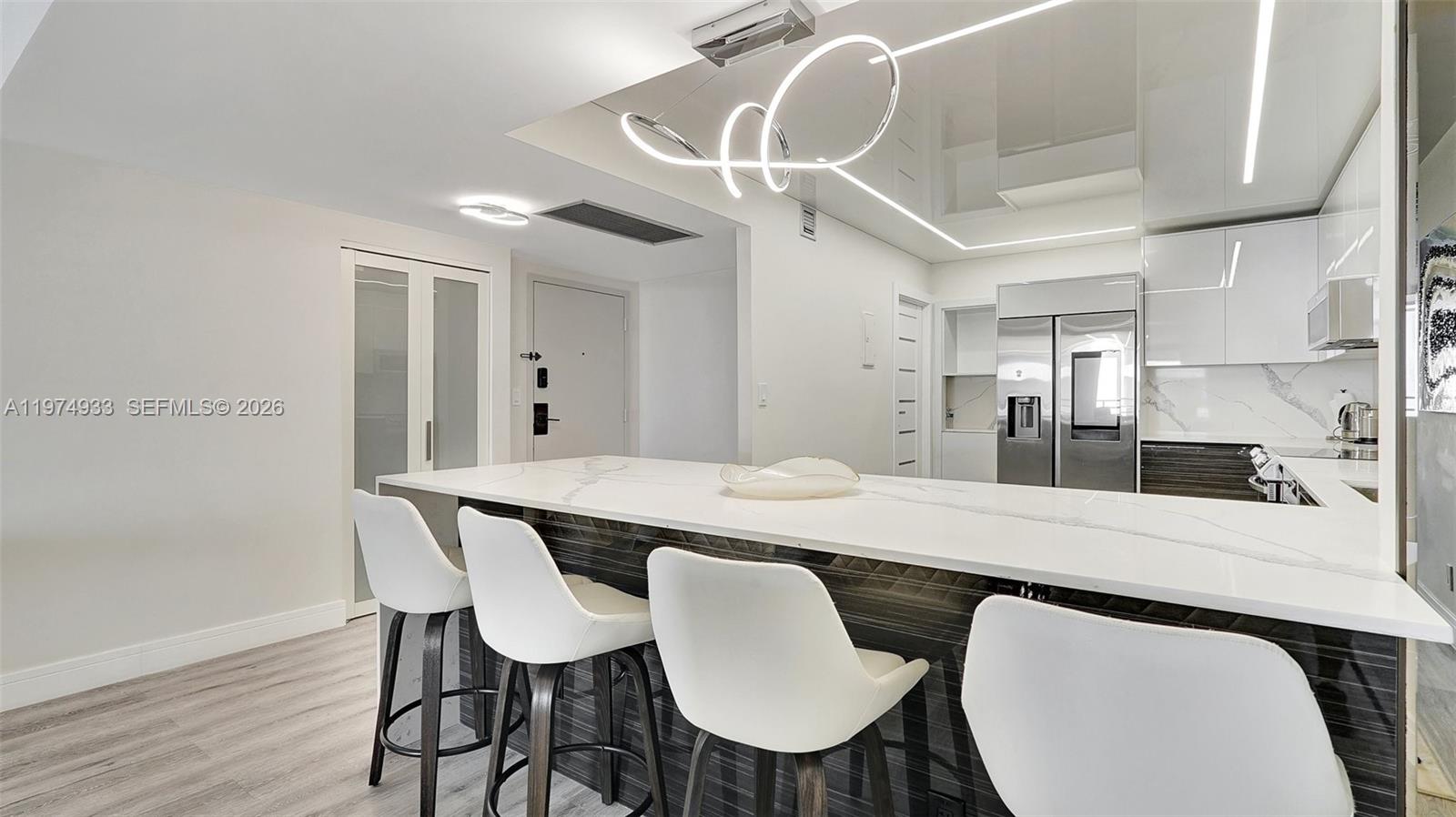 2500 Parkview Dr #1914 Hallandale Beach, FL 33009