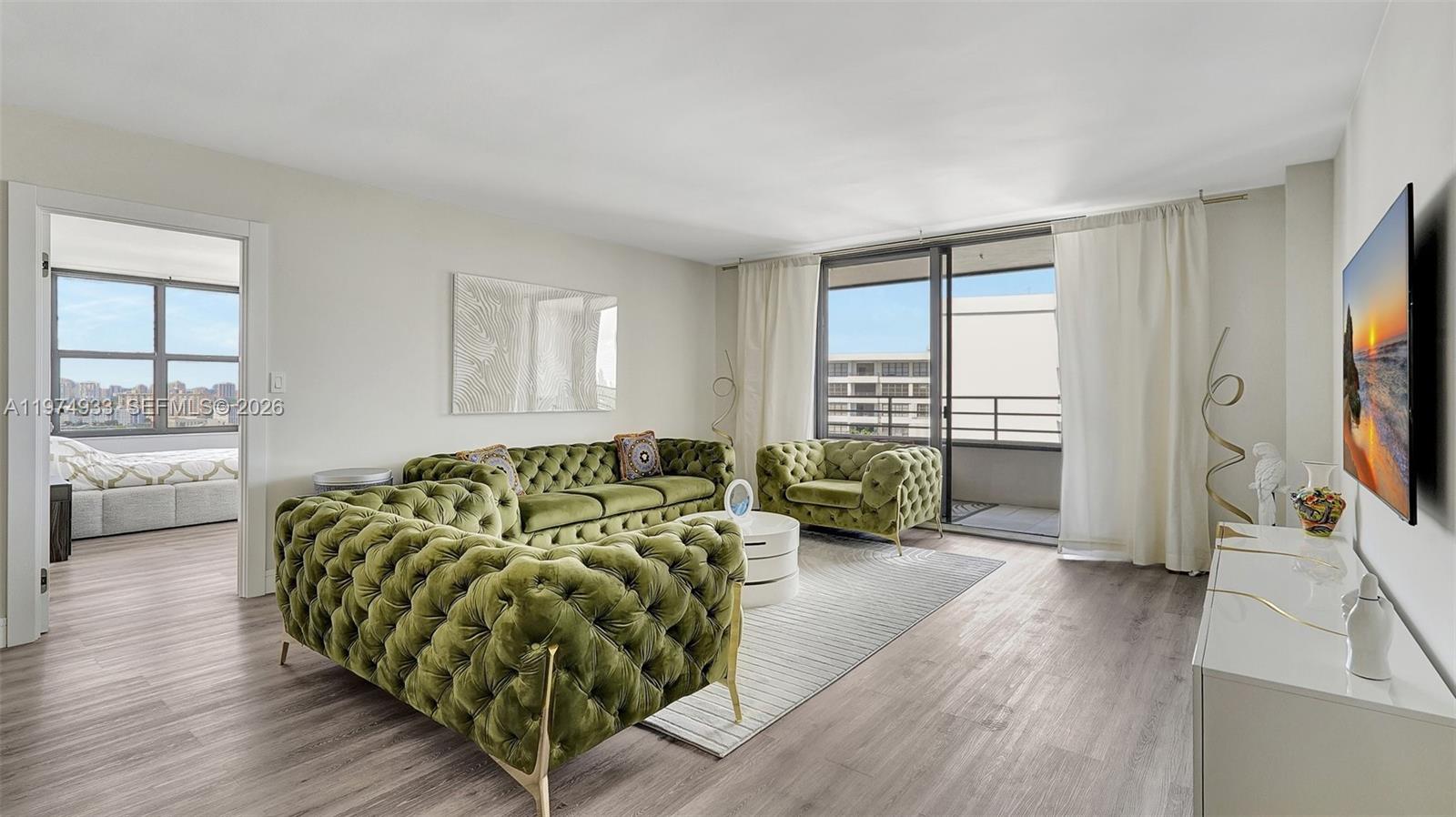 2500 Parkview Dr #1914 Hallandale Beach, FL 33009