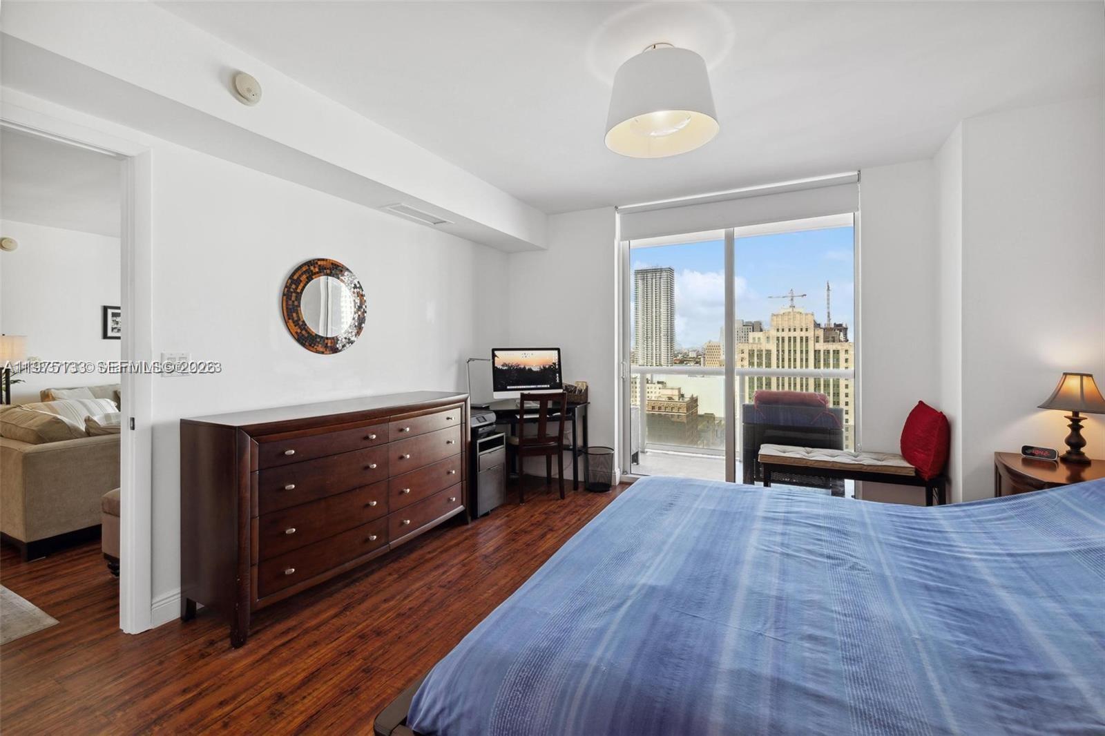 50 Biscayne Blvd #2111 Miami, FL 33132