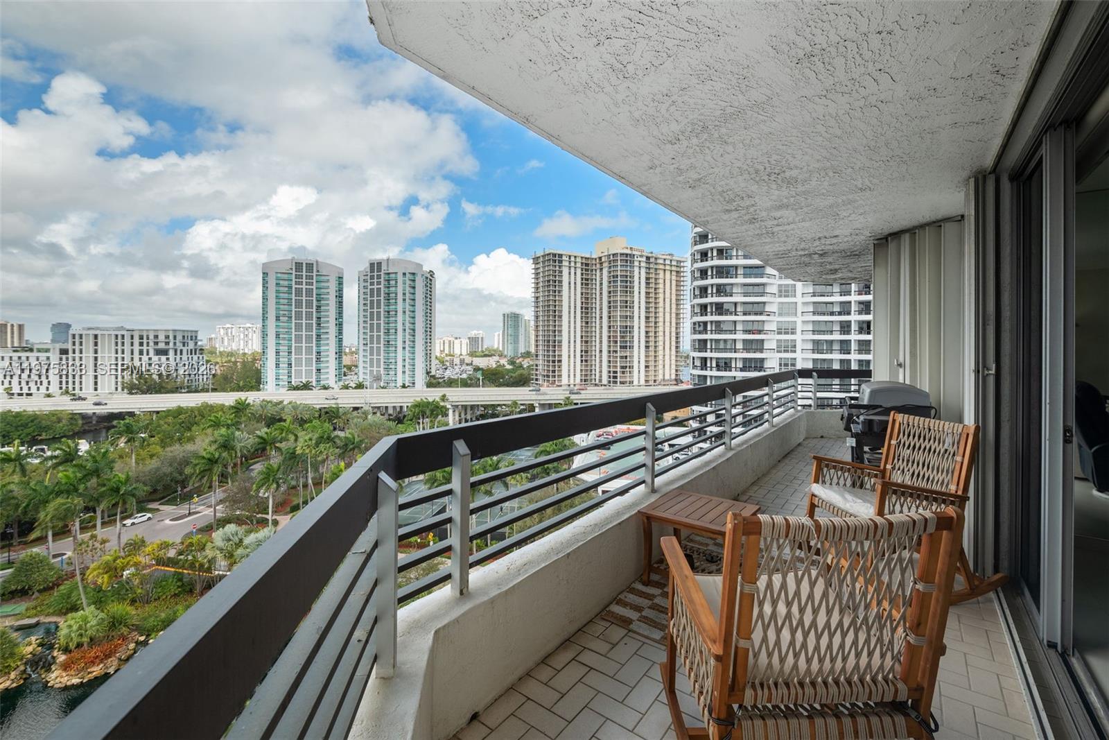 19101 NE 36th Ct #1407 Aventura, FL 33180