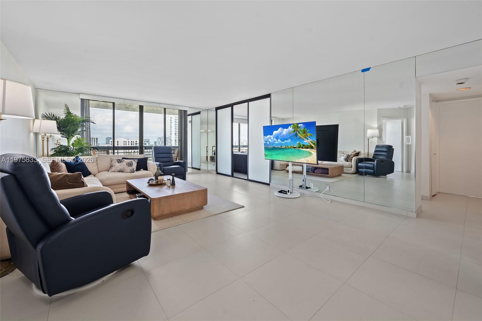 19101 NE 36th Ct #1407 Aventura, FL 33180