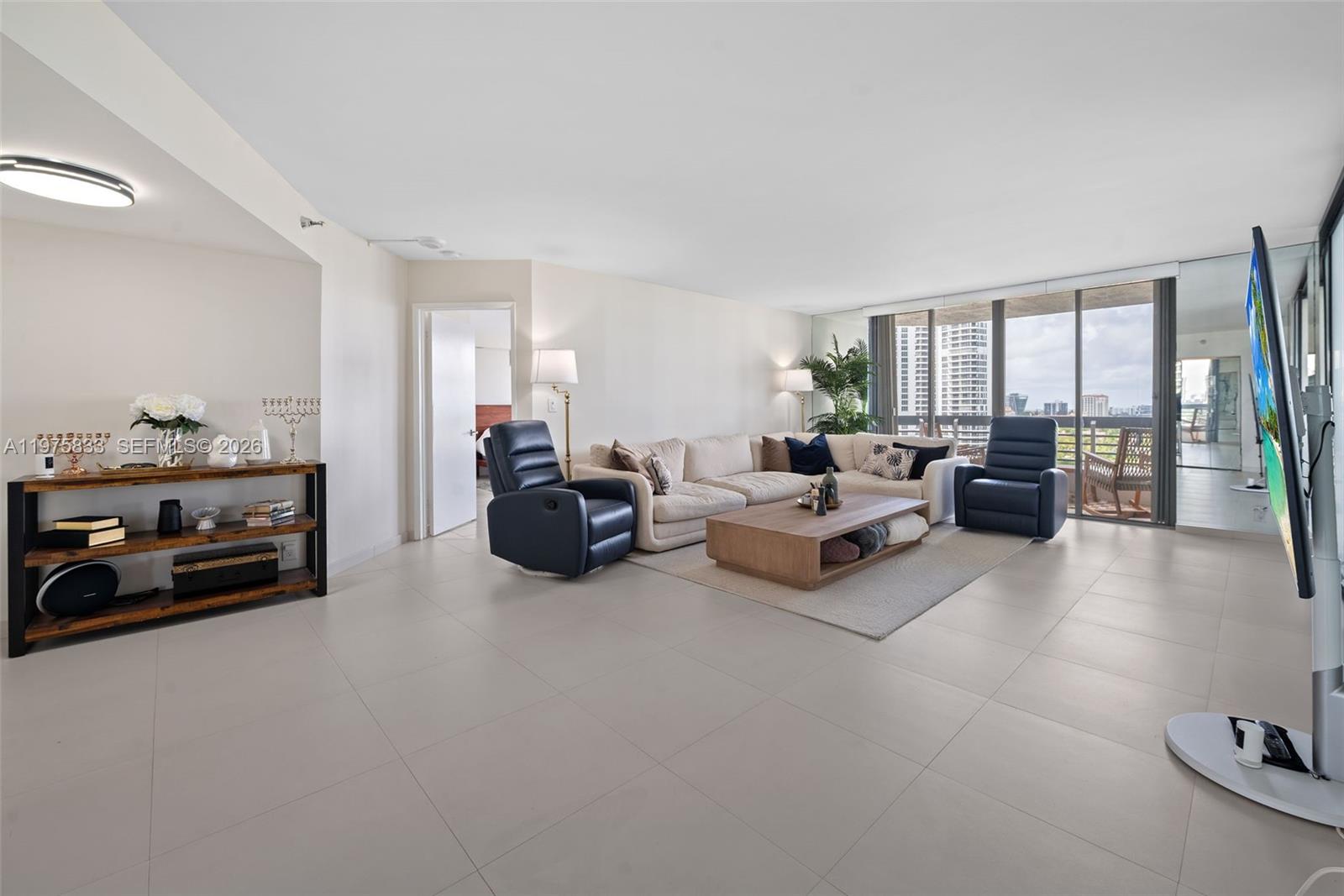 19101 NE 36th Ct #1407 Aventura, FL 33180