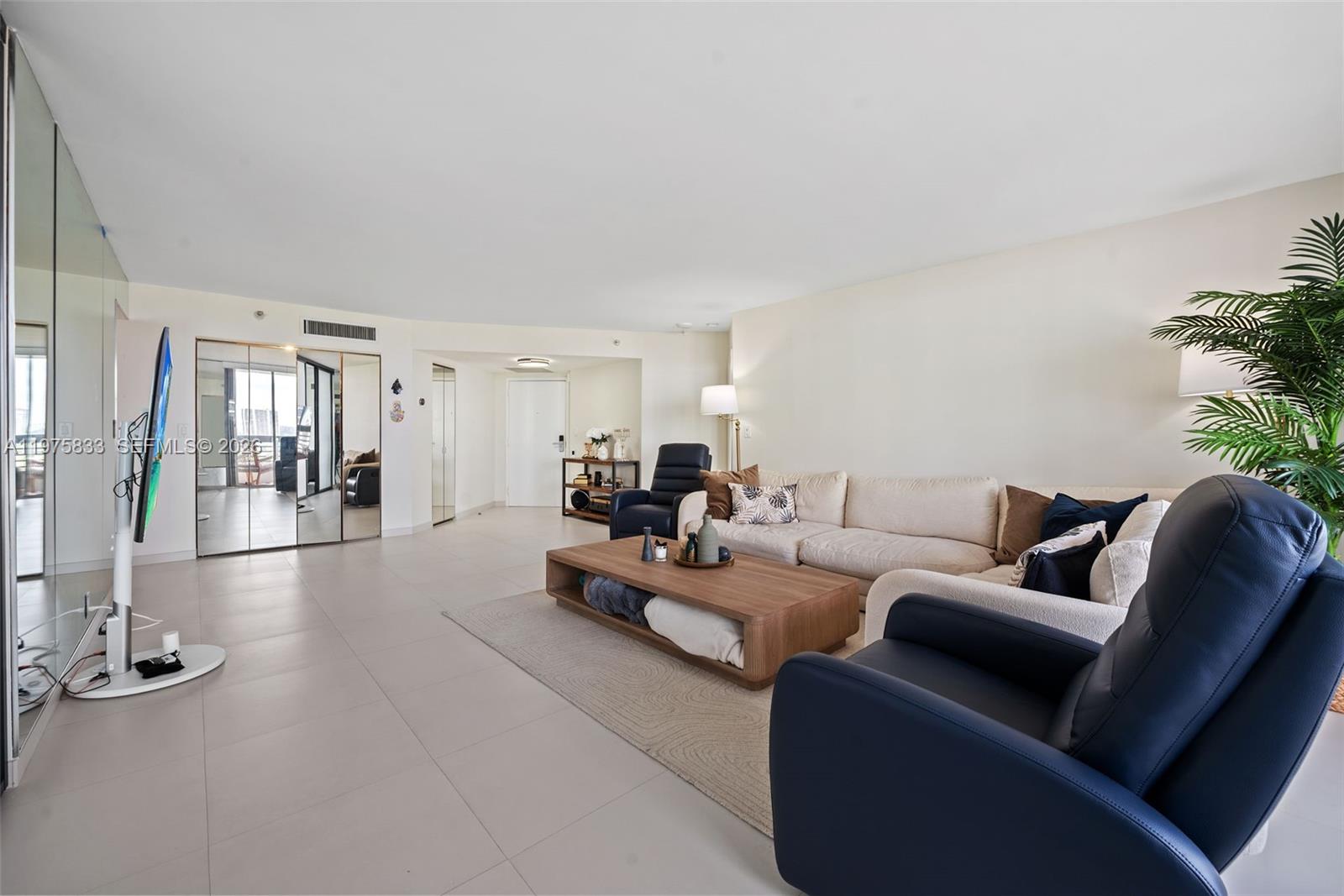 19101 NE 36th Ct #1407 Aventura, FL 33180