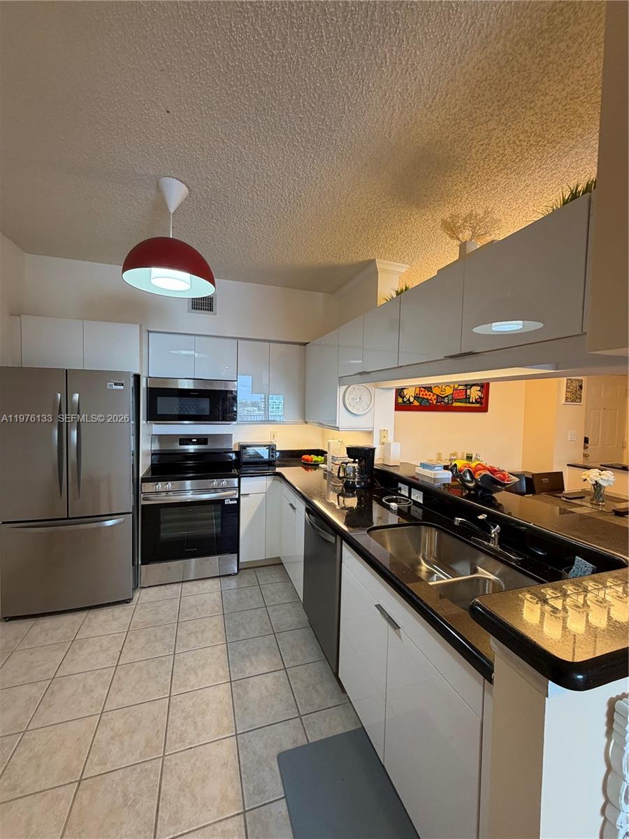 image Porto Bellagio Condo4