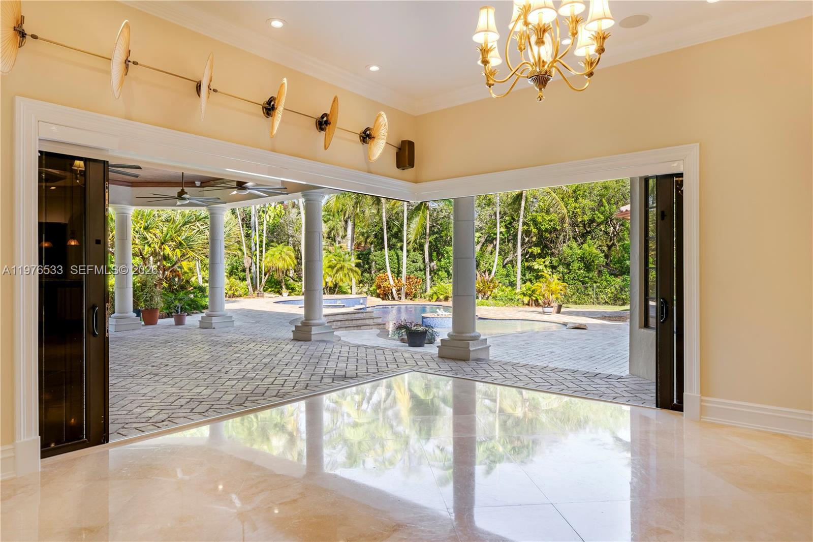 11400 SW 67th Ave Pinecrest, FL 33156