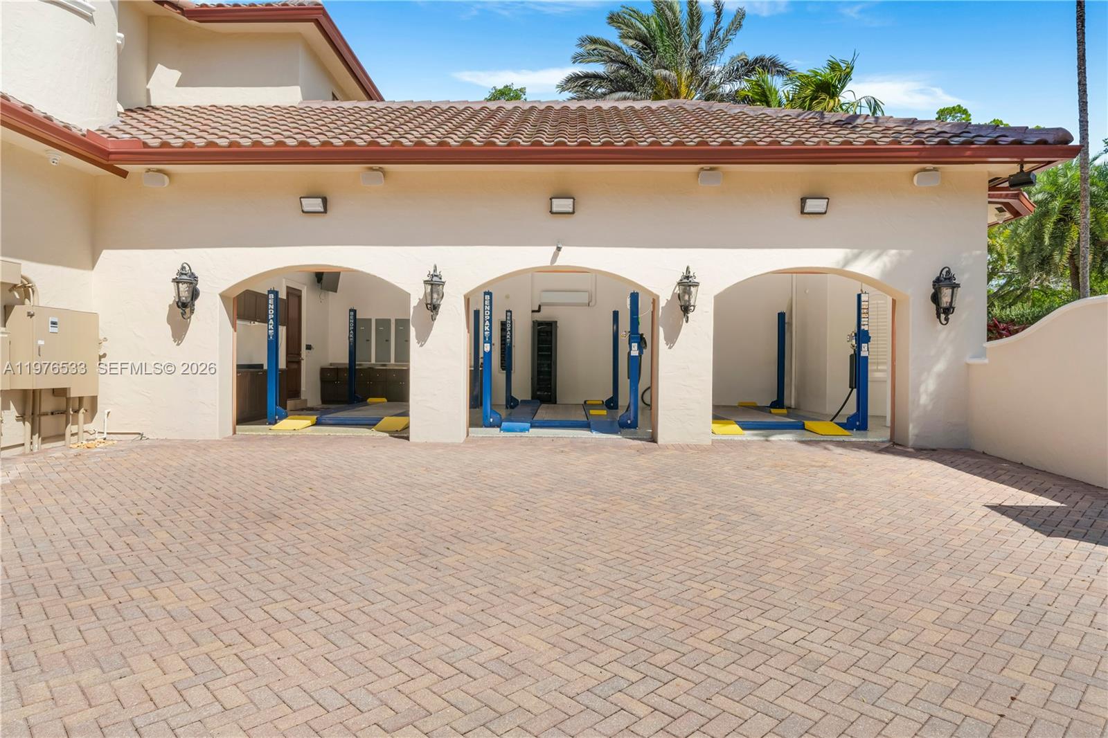 11400 SW 67th Ave Pinecrest, FL 33156