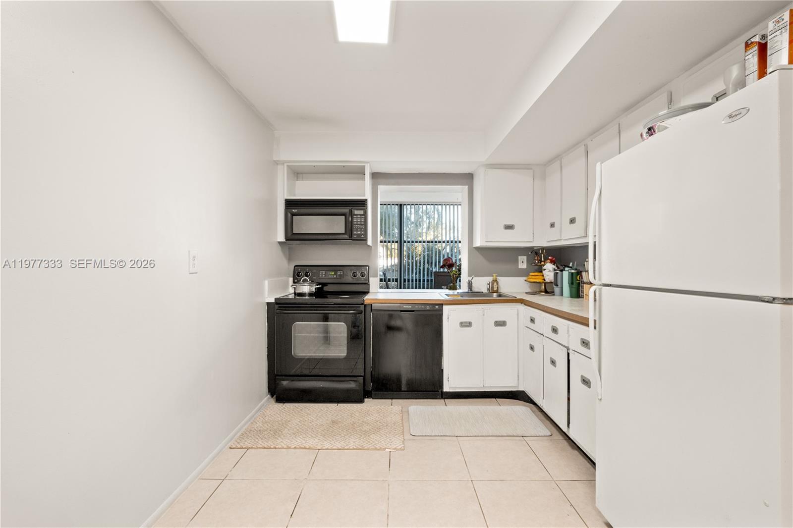 1000 Parkview Dr #222 Hallandale Beach, FL 33009