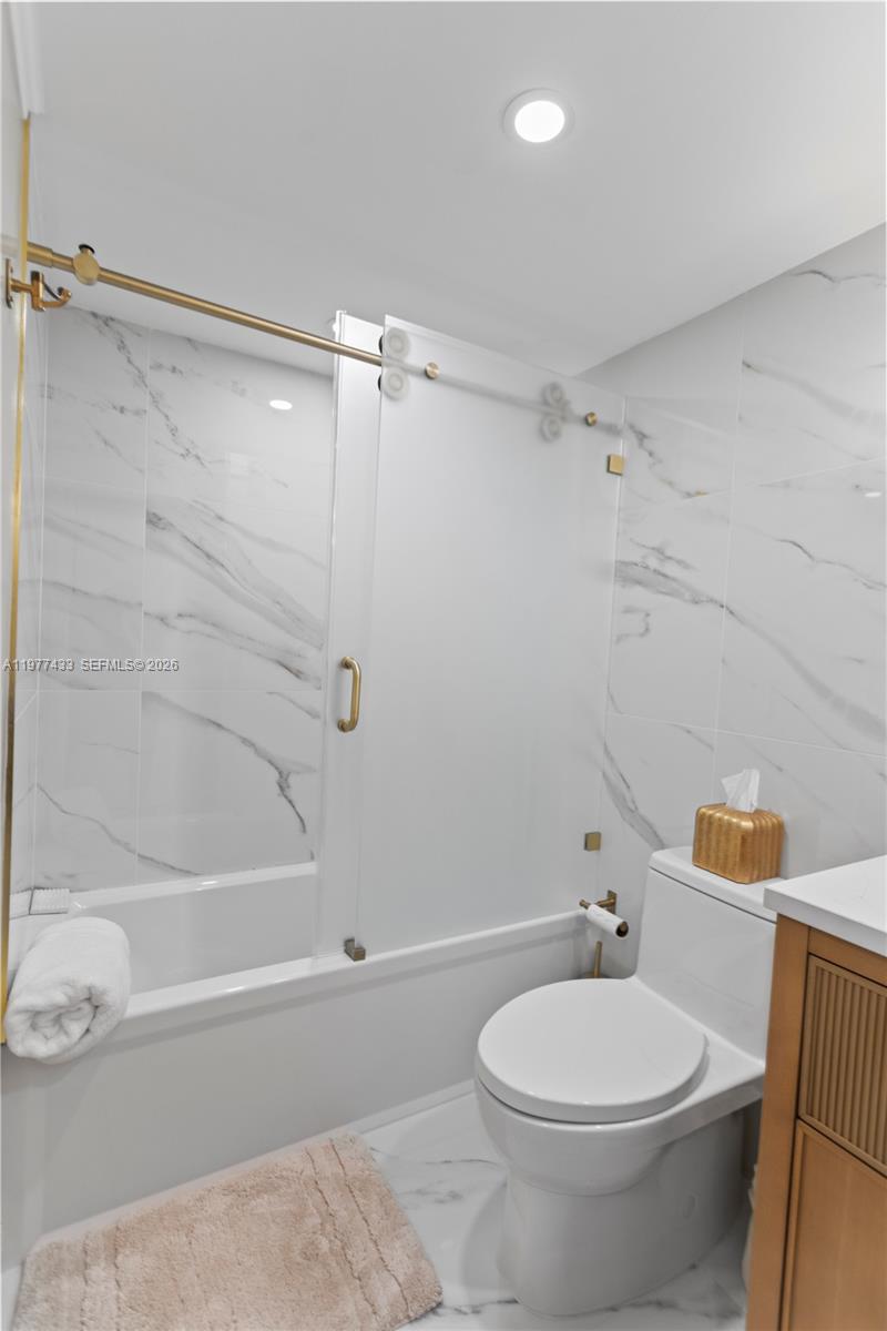 5700 Collins Ave #3A Miami Beach, FL 33140