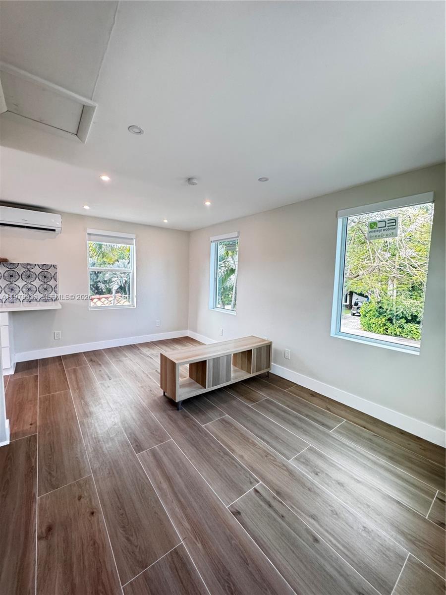 2855 Royal Palm Ave #6 Miami Beach, FL 33140