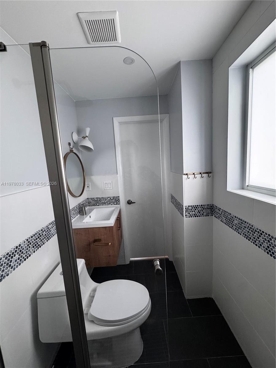 2855 Royal Palm Ave #6 Miami Beach, FL 33140