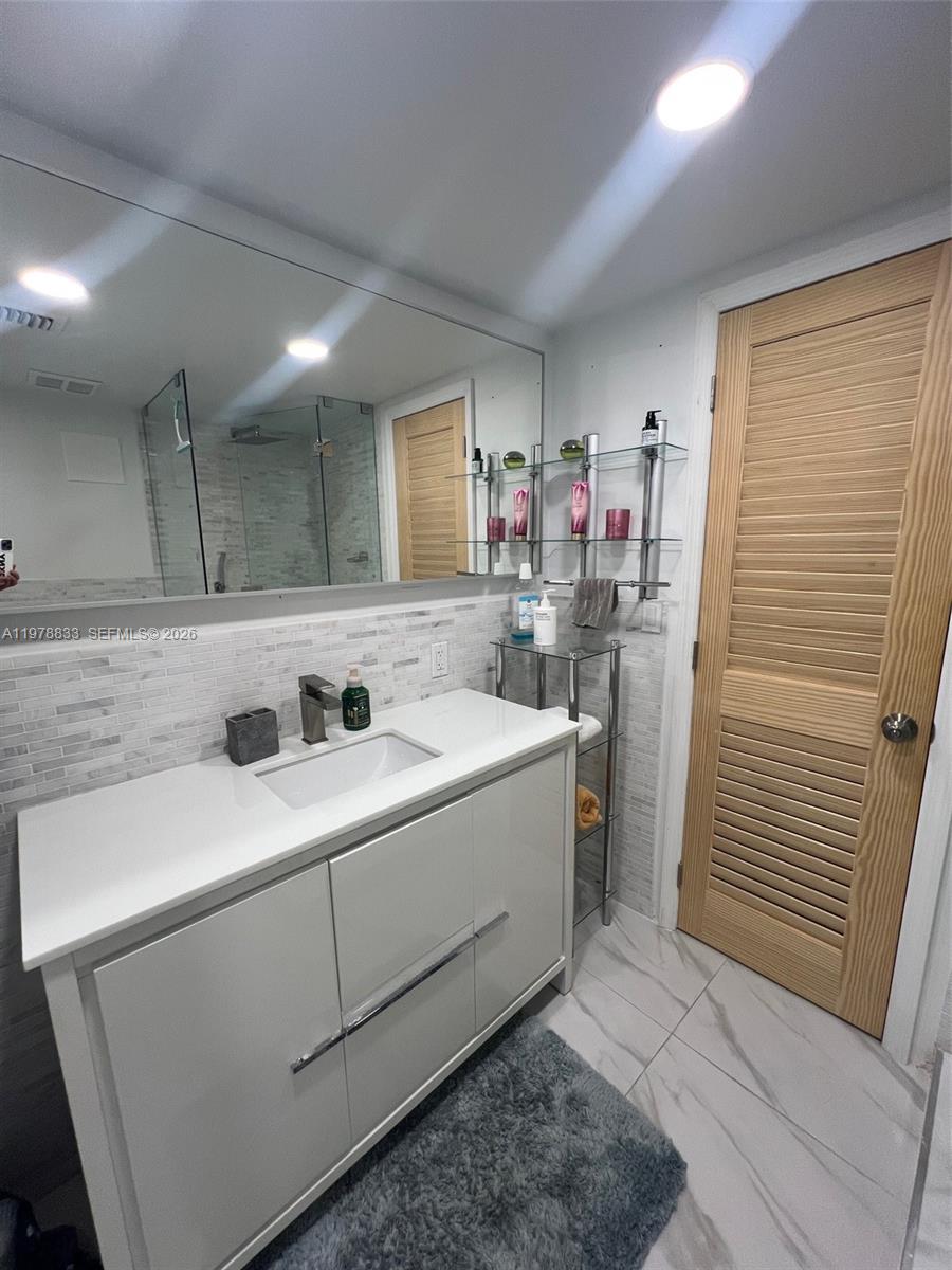 1390 Ocean Dr #101 Miami Beach, FL 33139